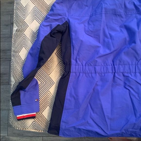 Tommy Hilfiger Raincoat - Picture 13 of 13